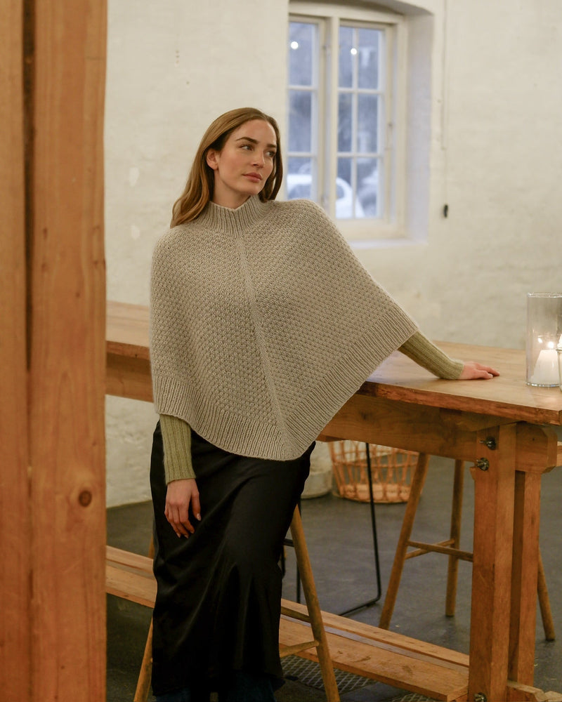 Elvira Poncho – Strickanleitung & Garnpaket