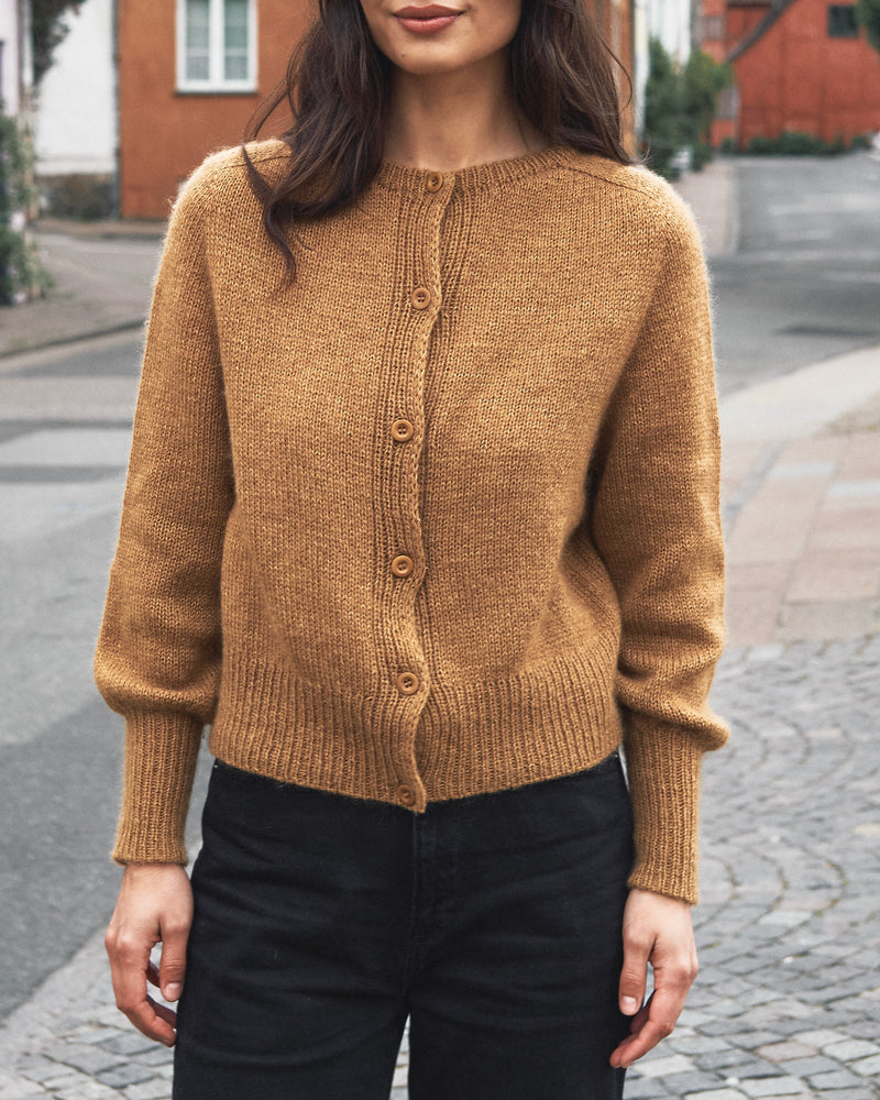 Johanne Cardigan – Strickanleitung & Garnpaket - BONIFAKTUR