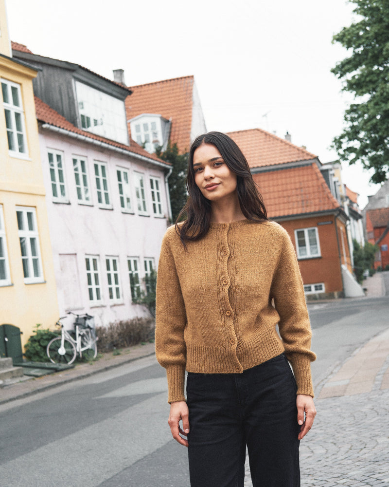 Johanne Cardigan – Strickanleitung & Garnpaket - BONIFAKTUR