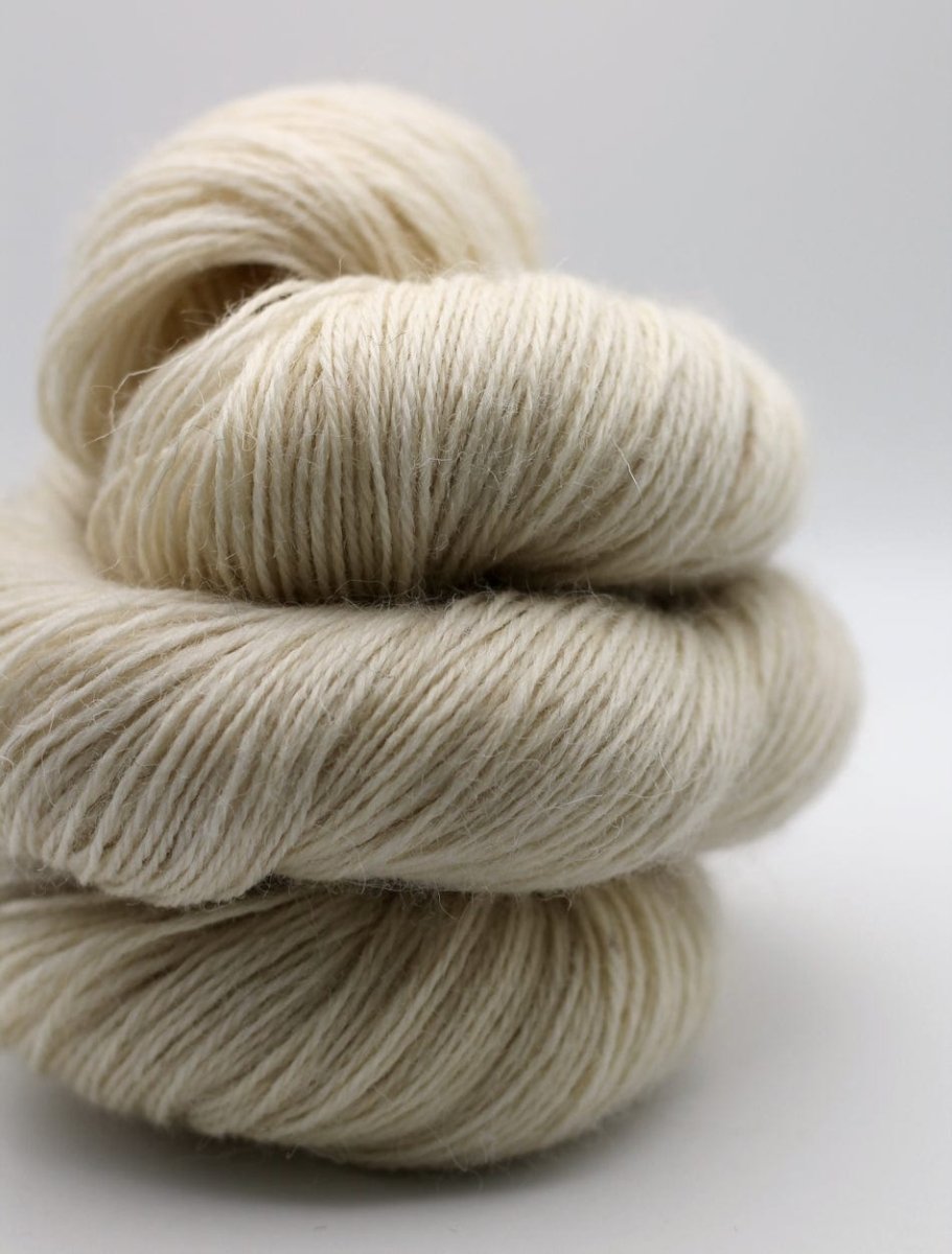 John Arbon Textiles Devonia 4Ply - BONIFAKTUR - Cream - John Arbon Textiles John Arbon Textiles Devonia 4Ply Cream