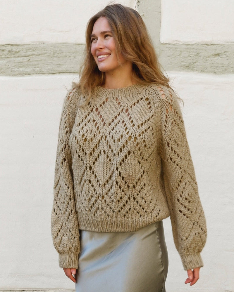 Clotilde Sweater – Strickanleitung & Garnpaket - BONIFAKTUR
