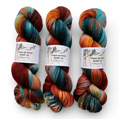 Atelier Franziska Uhl Handgefärbte Sockenwolle - BONIFAKTUR - Cirque du Soleil ALIZÉE (2) - Atelier Franziska Uhl Handgefärbte Sockenwolle