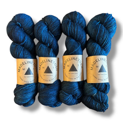 Madelinetosh Tosh Merino Light - BONIFAKTUR - Deep - Madelinetosh Tosh Merino Light