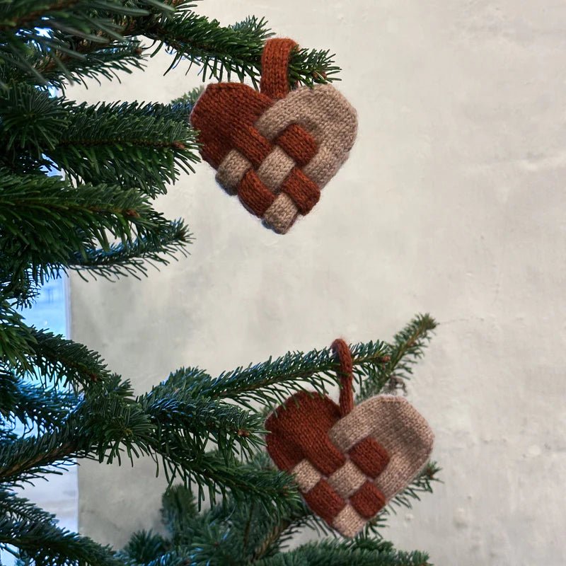 Olives Christmas Heart – Strickanleitung & Garnpaket - BONIFAKTUR - Kleinste - Olives Christmas Heart – Strickanleitung & Garnpaket